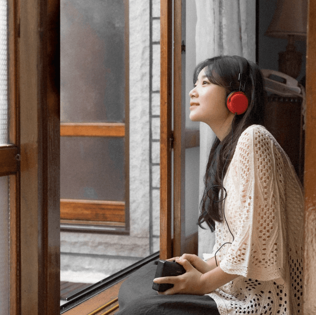 조은세 - headphones